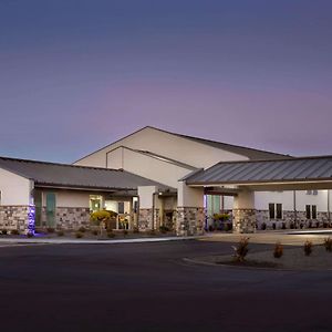 Baymont Inn & Suites Shawnee